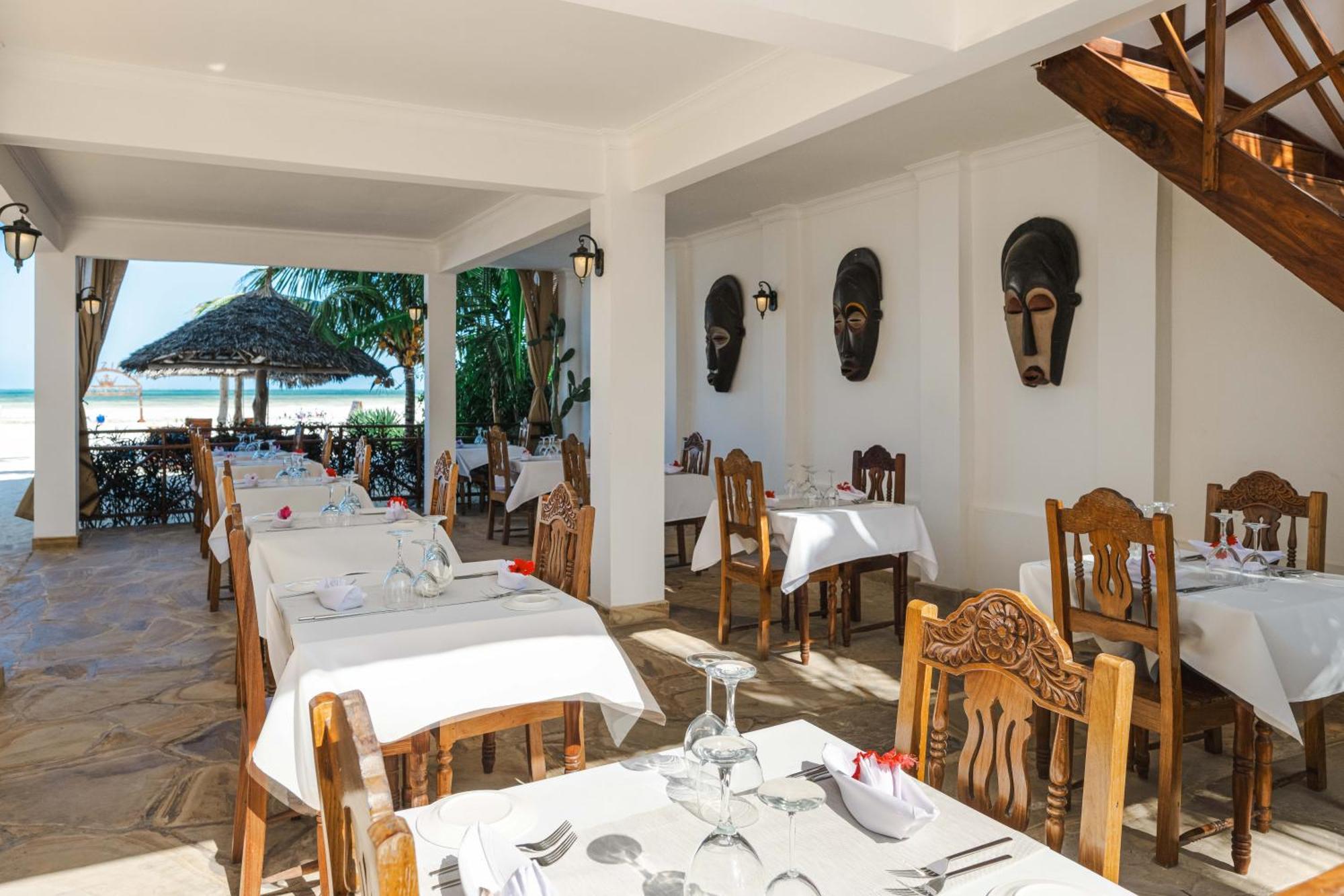 פונגווי Karibu Beach Resort מראה חיצוני תמונה