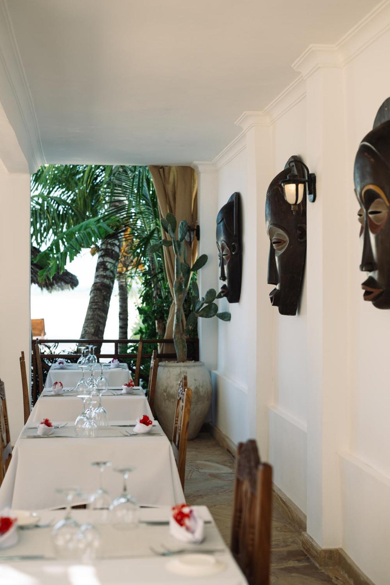 פונגווי Karibu Beach Resort מראה חיצוני תמונה